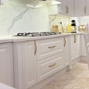 کابینت چوبی مدل مدرن چوبی سفید 008 ویژه بازنشستگان